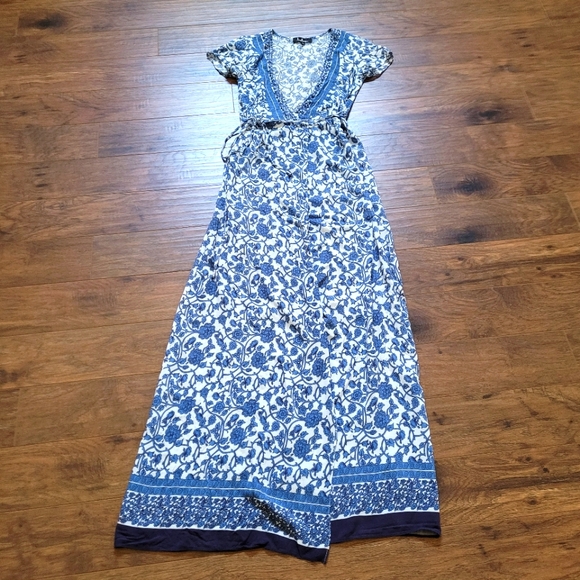 Lulus Wrap Dress - Picture 3 of 9